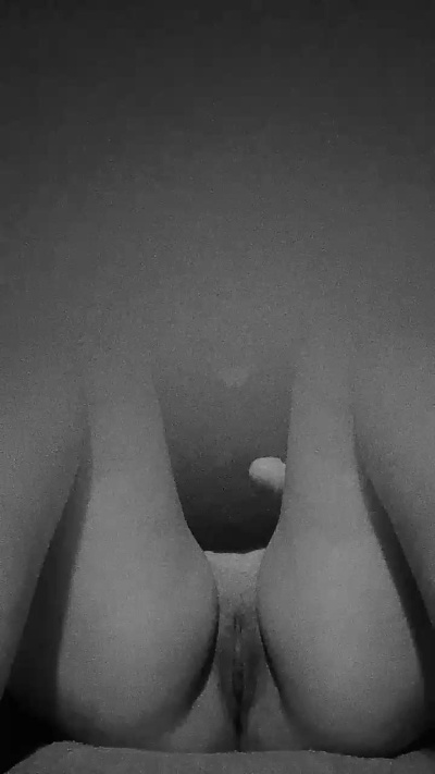 Morena79 live cam on Cam4