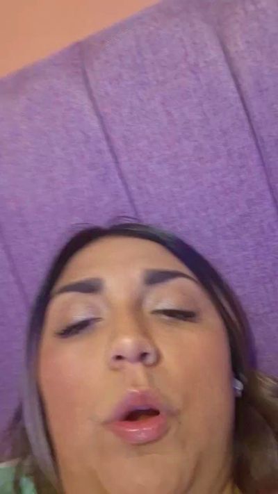 Morenarubia18 live cam on Cam4