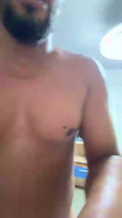 Moreno232323 live cam on Cam4