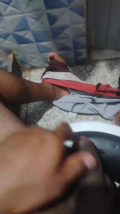 Moreno6777 live cam on Cam4
