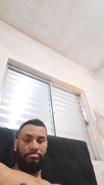 MorenoCafe37 live cam on Cam4