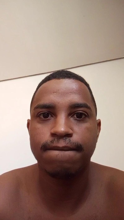 MorenoRj2409 live cam on Cam4