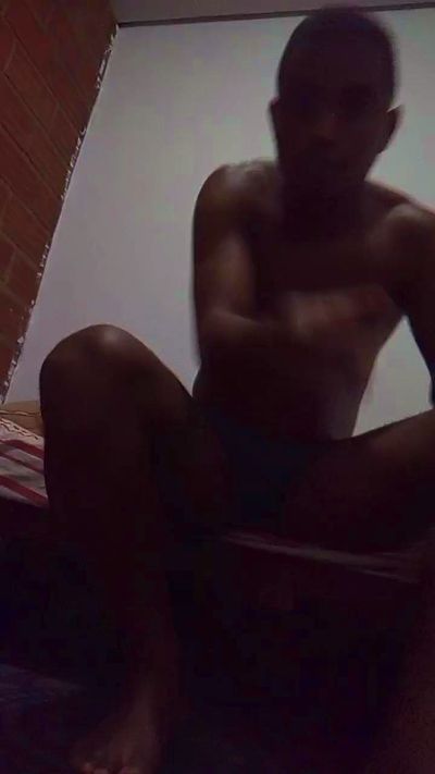 MorenoRj2409 live cam on Cam4