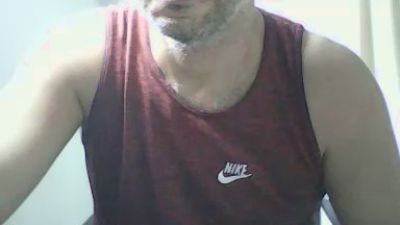 Morenodiscret35 live cam on Cam4