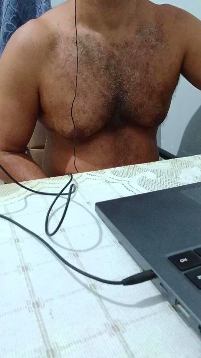 Morenodiscret35 live cam on Cam4