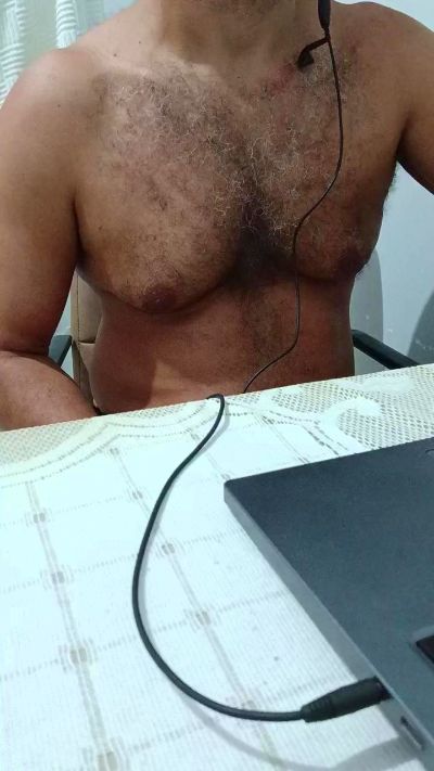 Morenodiscret35 live cam on Cam4