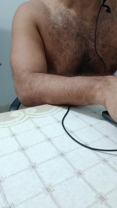 Morenodiscret35 live cam on Cam4