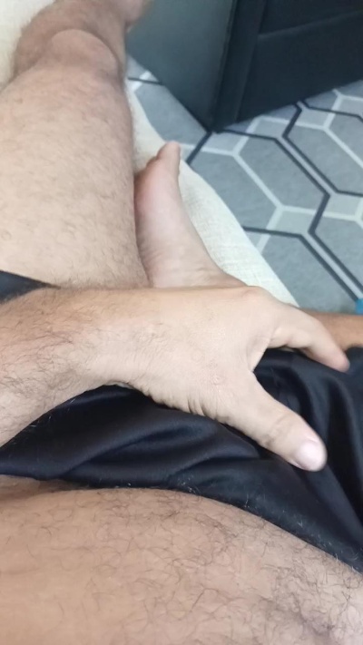 Morenodiscret35 live cam on Cam4