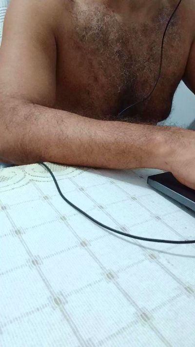 Morenodiscret35 live cam on Cam4
