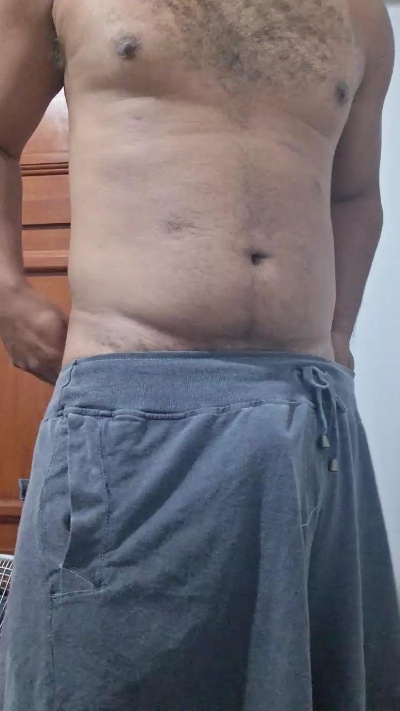 Morenogatorj99 live cam on Cam4