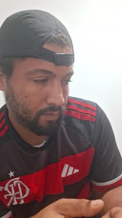Morenogatorj99 live cam on Cam4