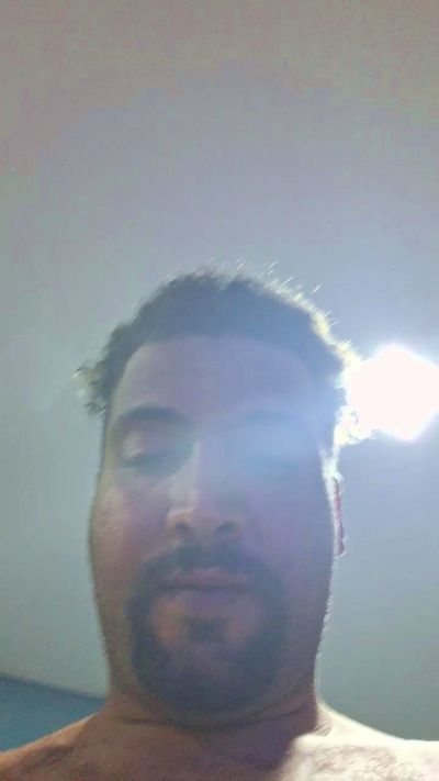 Morenogatorj99 live cam on Cam4