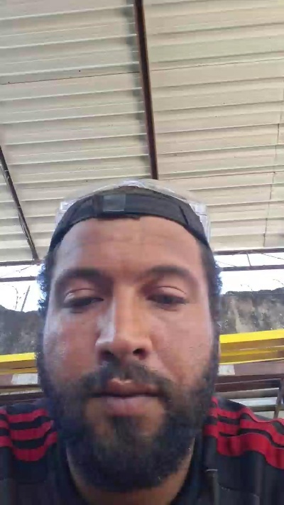 Morenogatorj99 live cam on Cam4