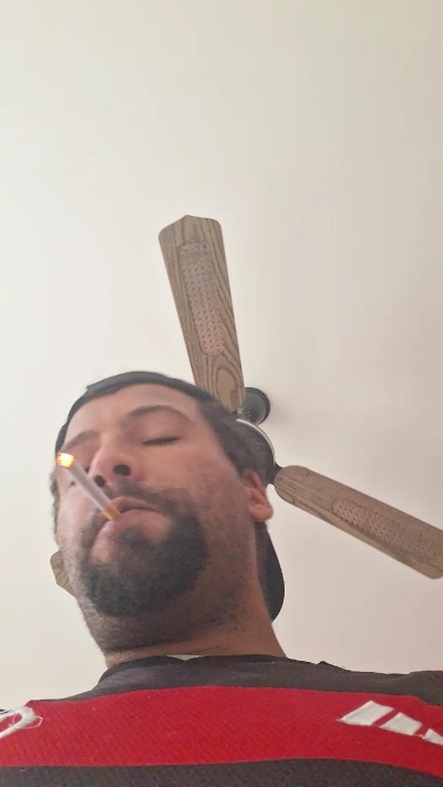 Morenogatorj99 live cam on Cam4