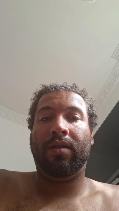Morenogatorj99 live cam on Cam4