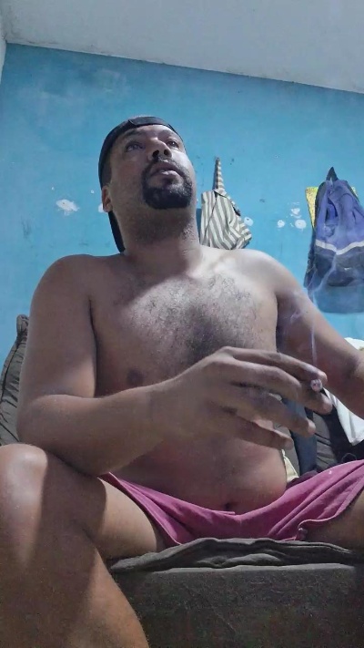 Morenogatorj99 live cam on Cam4