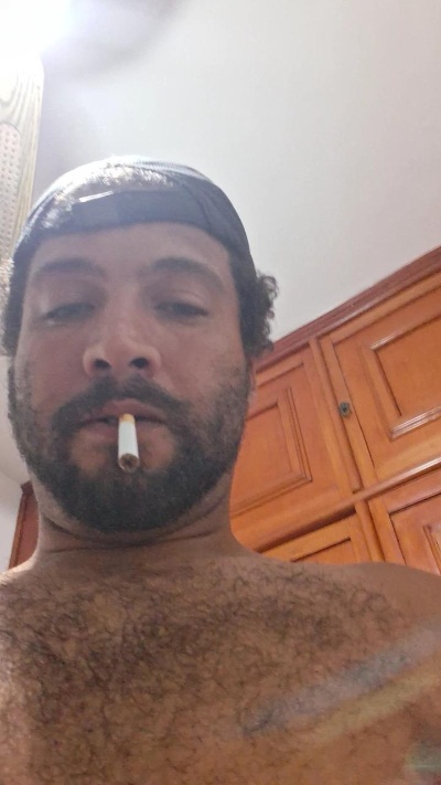 Morenogatorj99 live cam on Cam4