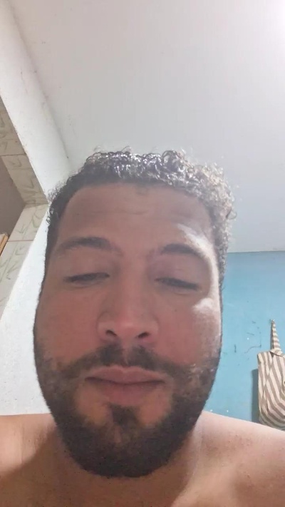 Morenogatorj99 live cam on Cam4