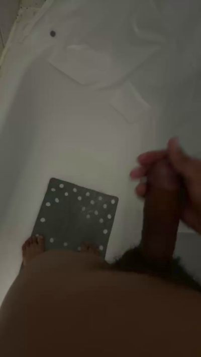 Morenokliente24 live cam on Cam4