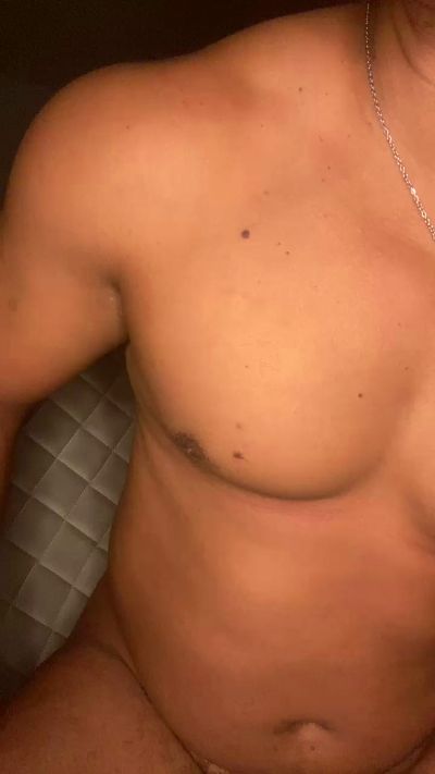 Morenonicexxxl live cam on Cam4