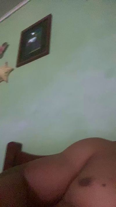 Morenonicexxxl live cam on Cam4