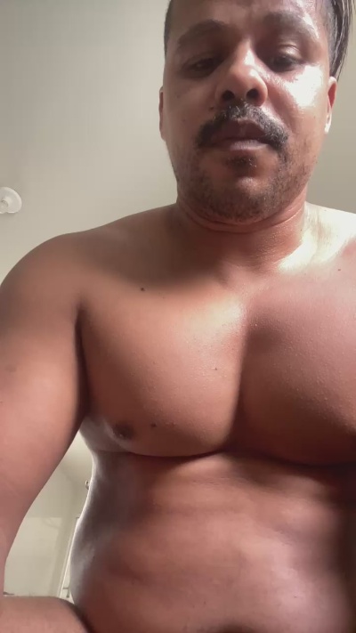 Morenonicexxxl live cam on Cam4