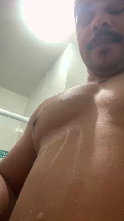 Morenonicexxxl live cam on Cam4