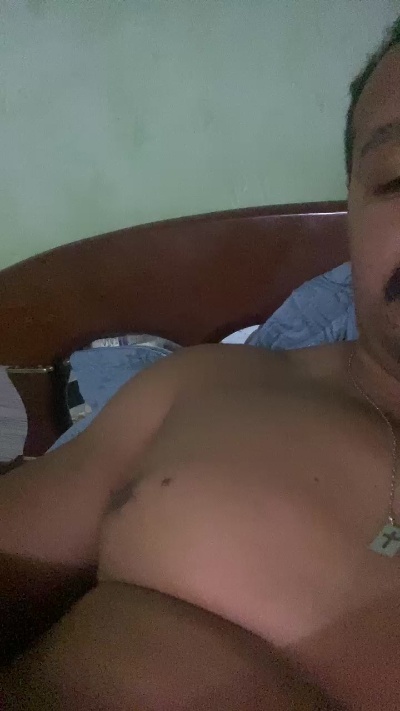 Morenonicexxxl live cam on Cam4
