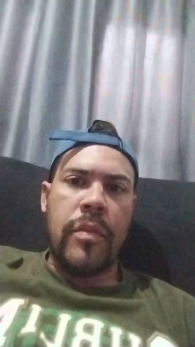 Morenopaugross live cam on Cam4