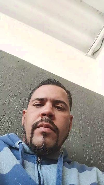 Morenopaugross live cam on Cam4