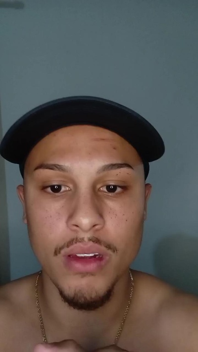 Morenoyboy live cam on Cam4