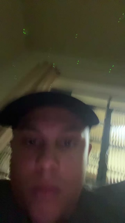 Morenoyboy live cam on Cam4