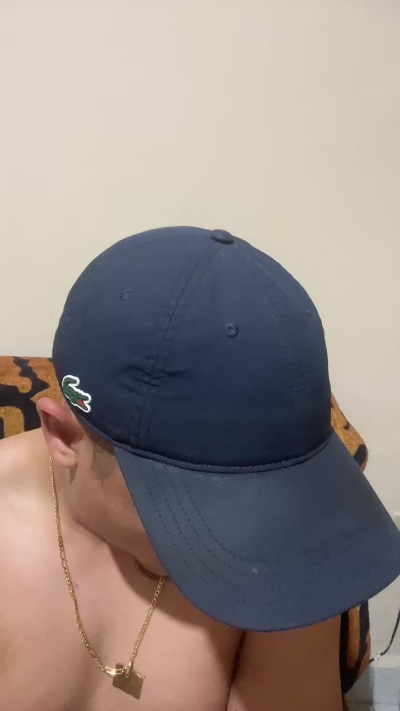 Morenoyboy live cam on Cam4