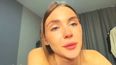 MoriahSpinello live cam on Cam4