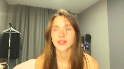 MoriahSpinello live cam on Cam4