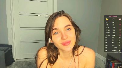 MoriahSpinello live cam on Cam4