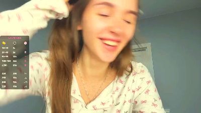MoriahSpinello live cam on Cam4