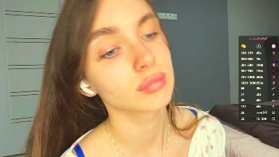 MoriahSpinello live cam on Cam4
