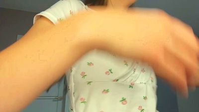 MoriahSpinello live cam on Cam4