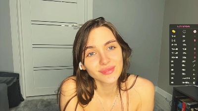 MoriahSpinello live cam on Cam4