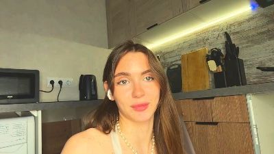 MoriahSpinello live cam on Cam4