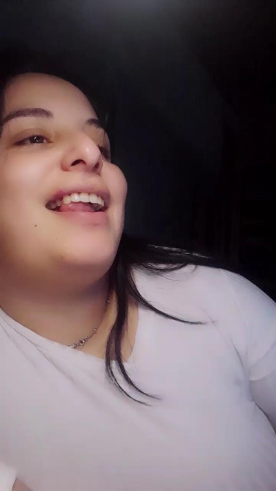 Morochacurvyyy live cam on Cam4