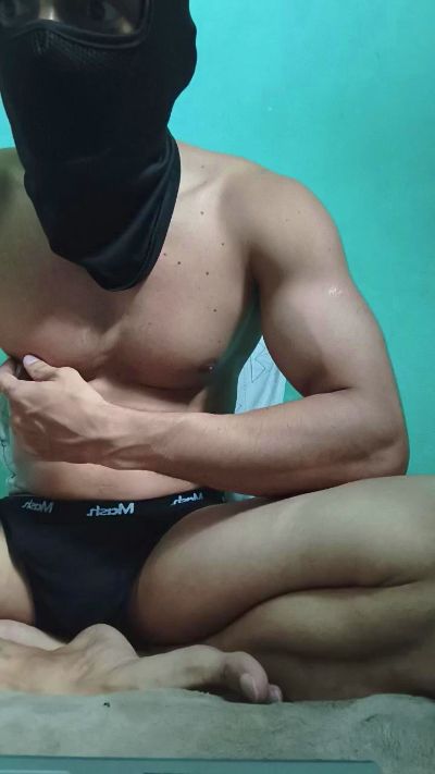 MotoboyMao live cam on Cam4