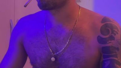 Motocourier21 live cam on Cam4