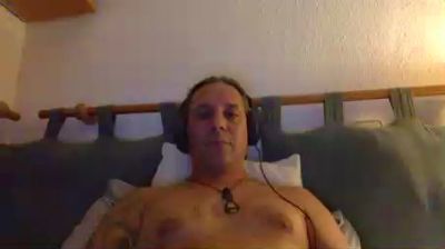 Mousetau live cam on Cam4