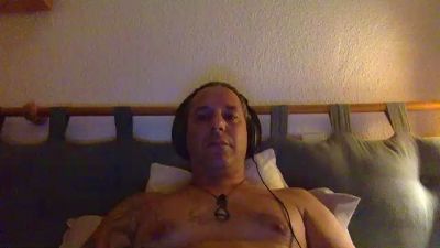 Mousetau live cam on Cam4