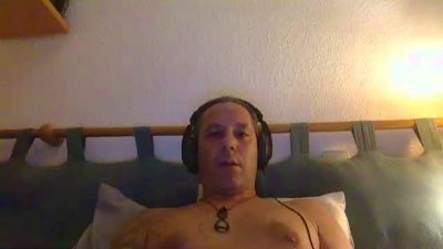 Mousetau live cam on Cam4