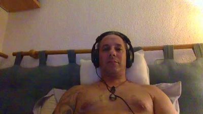 Mousetau live cam on Cam4