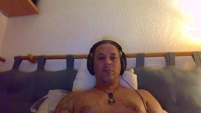 Mousetau live cam on Cam4