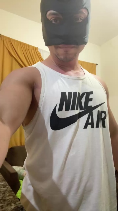 MrRimmer31 live cam on Cam4